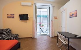 Bobbò House III, a balcony in the heart of Naples